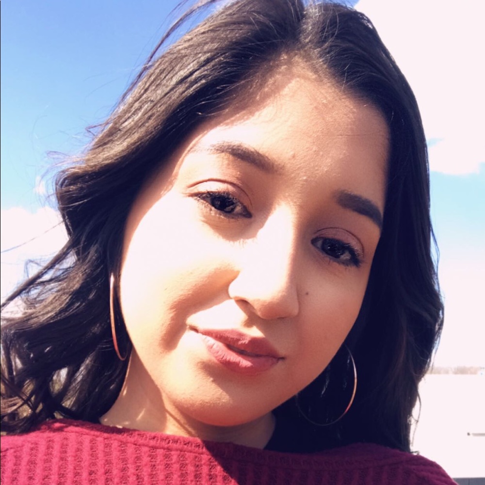 Meet your Posher, Gaby